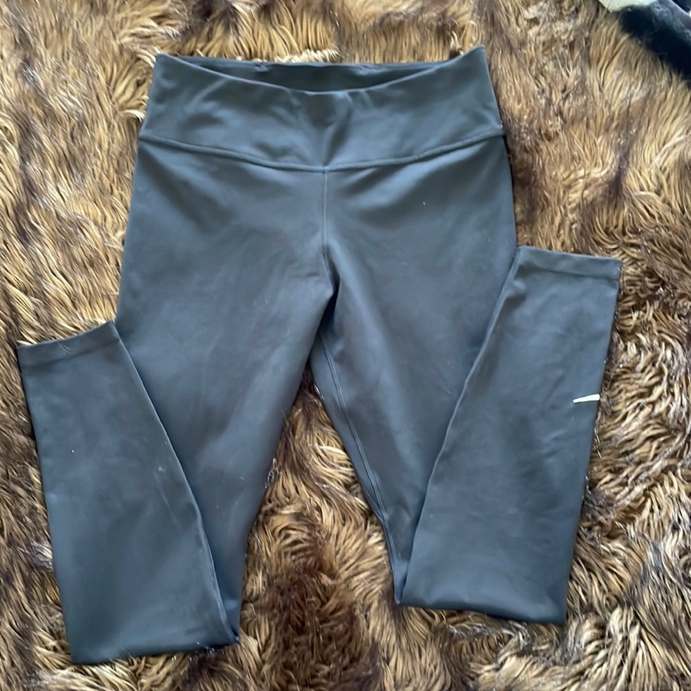 Black Nike leggings